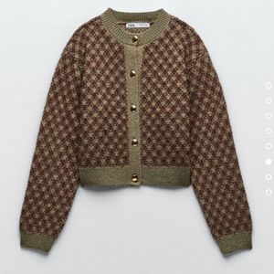 KNIT CARDIGAN WITH GOLDEN BUTTONS